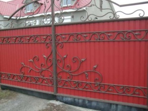 Кованые заборы с профнастилом 150 метров фото в Гулькевичах